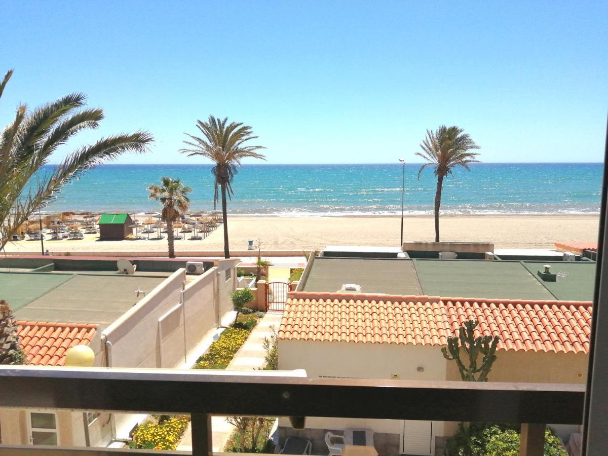 Estudio Frente Al Mar Roquetas de Mar Esterno foto