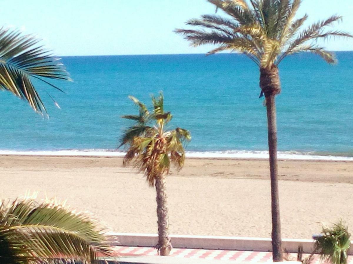 Estudio Frente Al Mar Roquetas de Mar Esterno foto